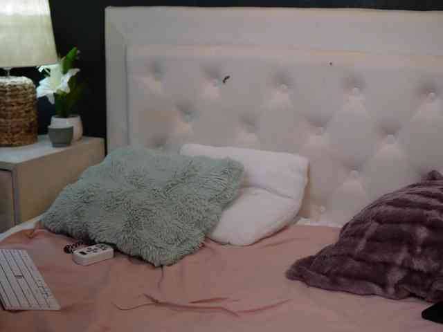 DaliaParis webcam