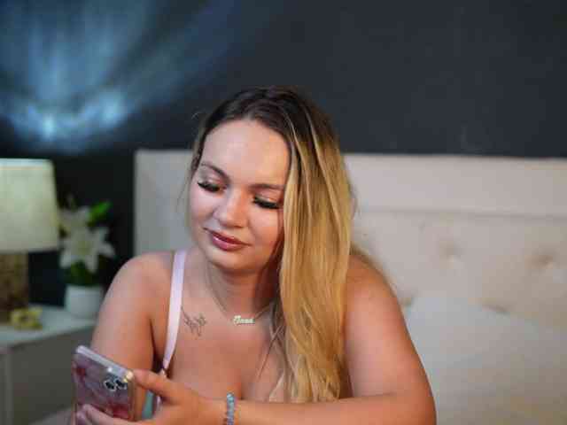 DaliaParis webcam