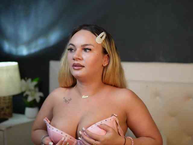 DaliaParis webcam