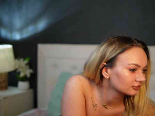 DaliaParis webcam