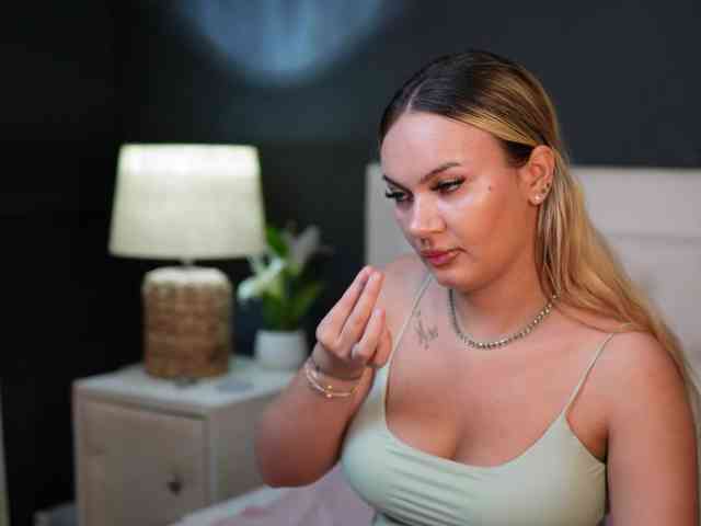 DaliaParis webcam