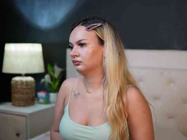 DaliaParis webcam