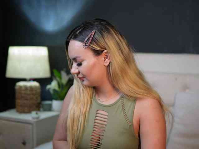 DaliaParis webcam