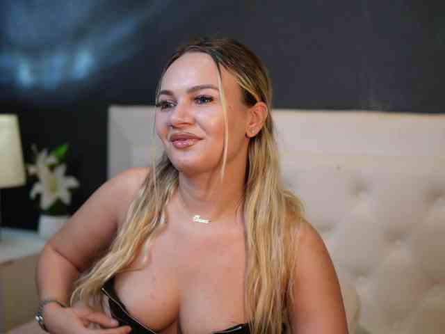 DaliaParis webcam