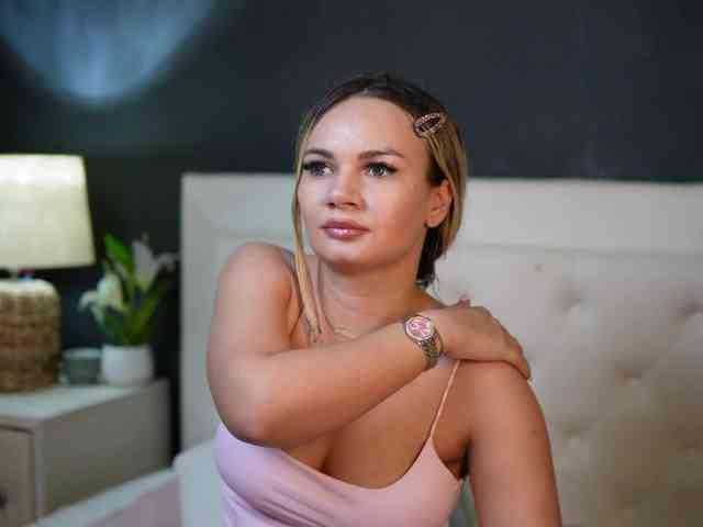 DaliaParis webcam