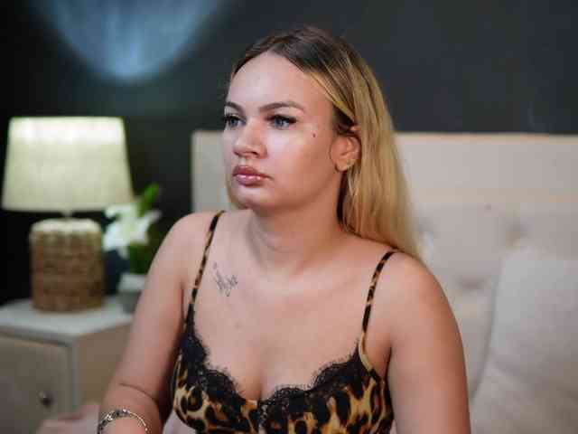 DaliaParis webcam