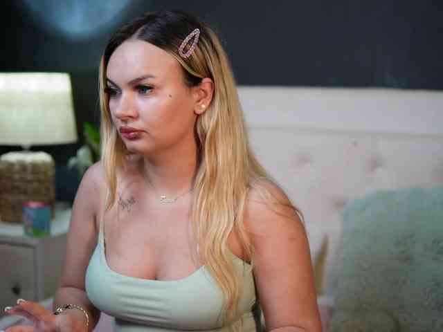 DaliaParis webcam