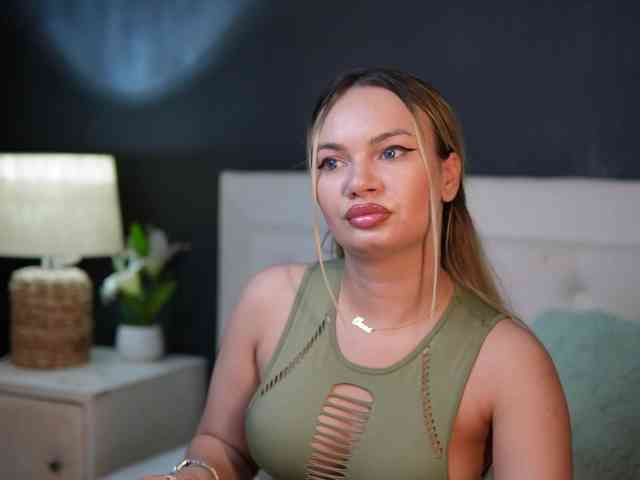 DaliaParis webcam
