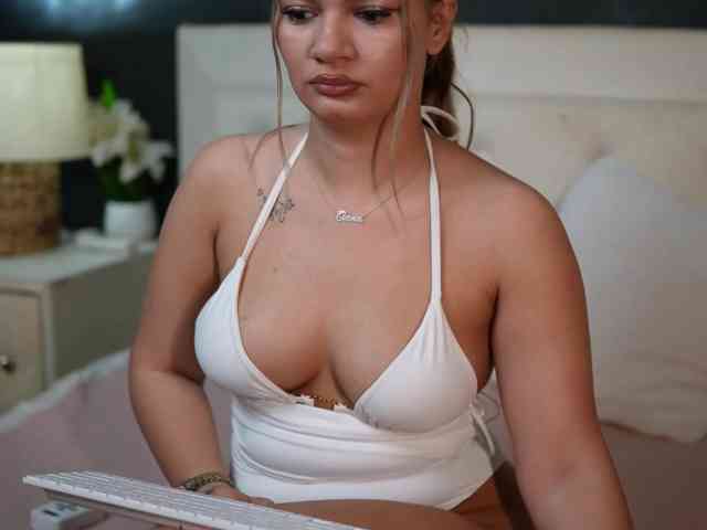 DaliaParis webcam