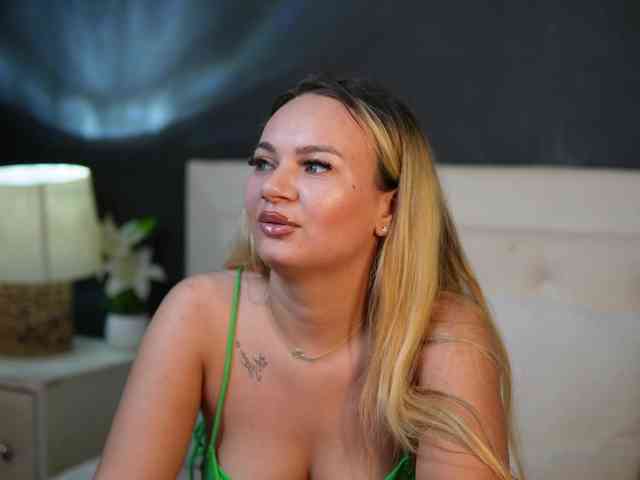 DaliaParis webcam