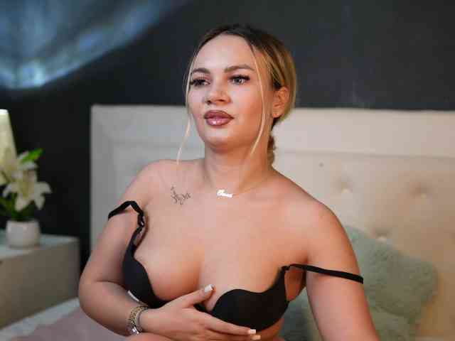 DaliaParis webcam