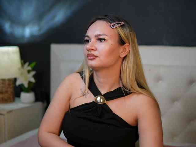 DaliaParis webcam