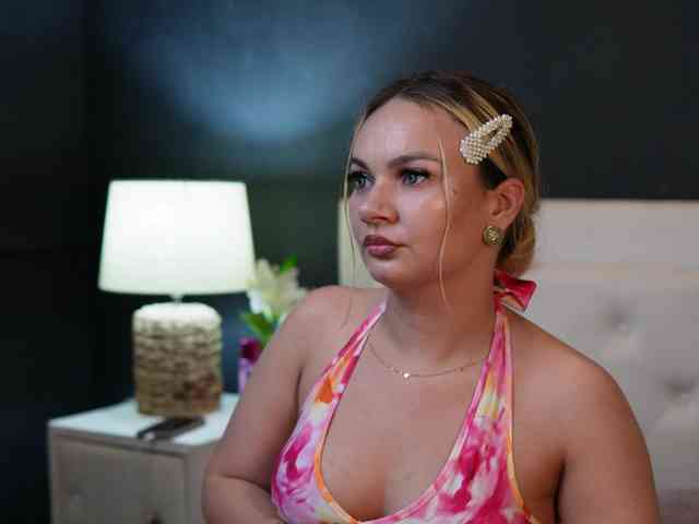 DaliaParis webcam