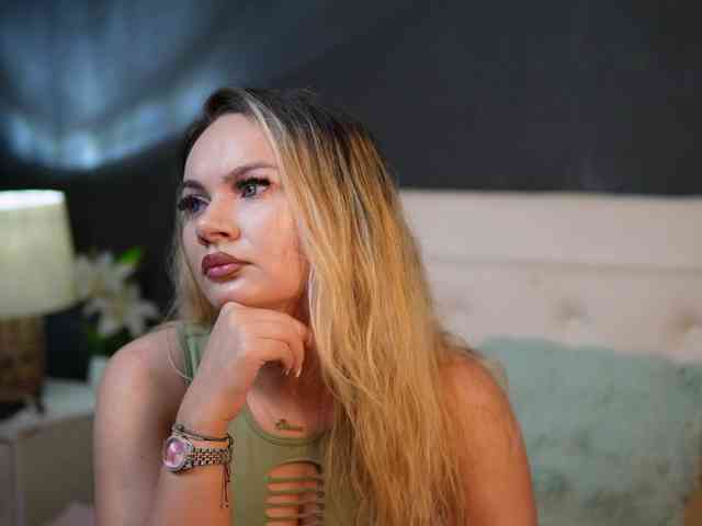 DaliaParis webcam