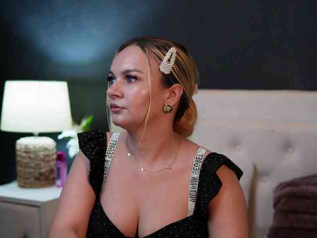DaliaParis webcam