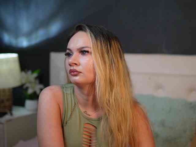DaliaParis webcam