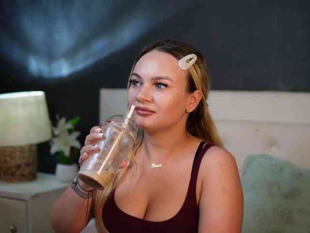 DaliaParis webcam