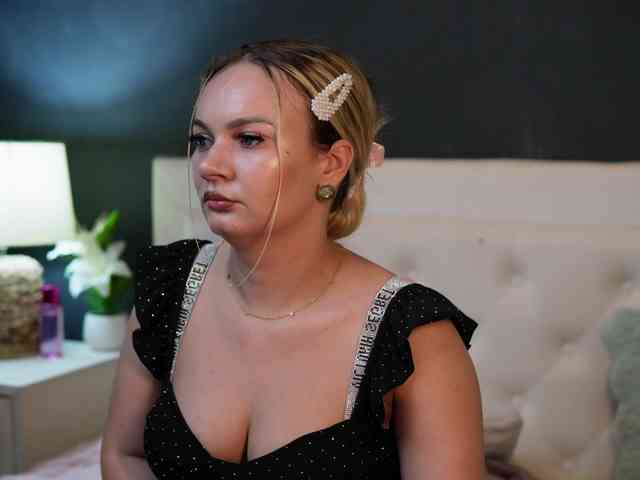 DaliaParis webcam