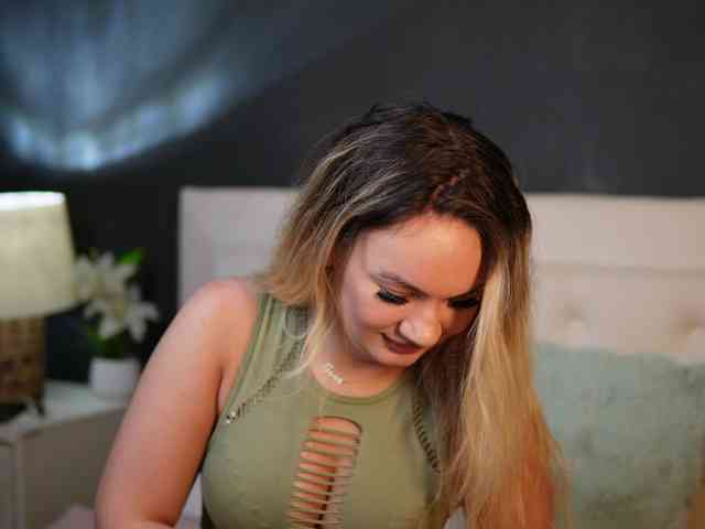 DaliaParis webcam