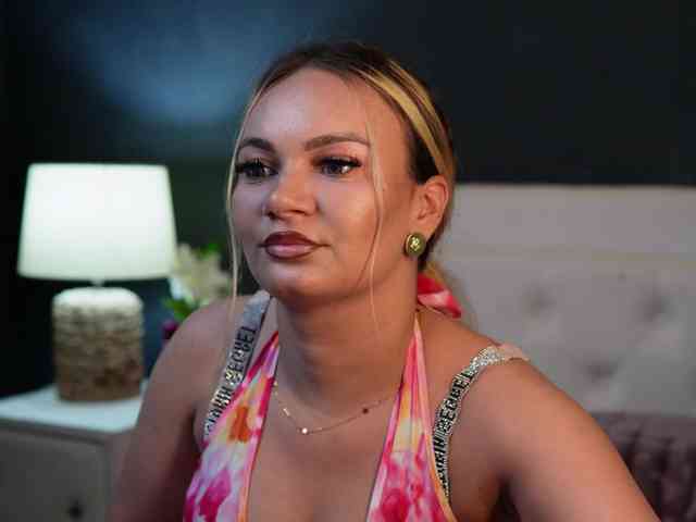 DaliaParis webcam