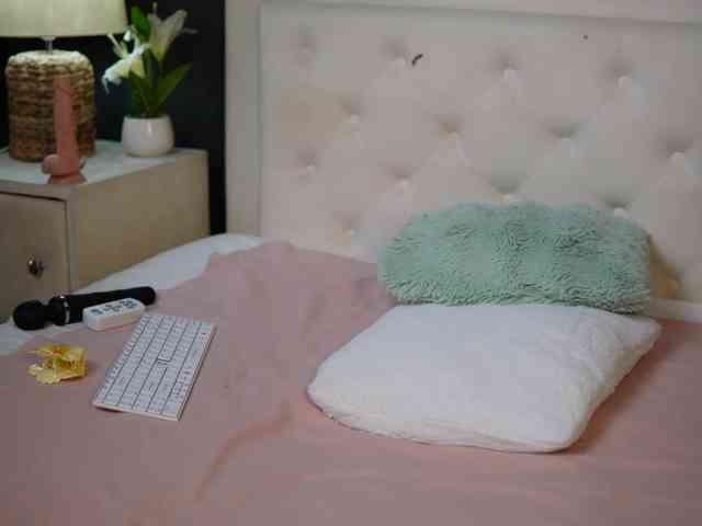 DaliaParis webcam