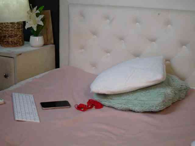 DaliaParis webcam
