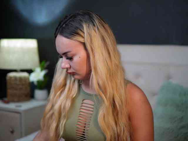 DaliaParis webcam