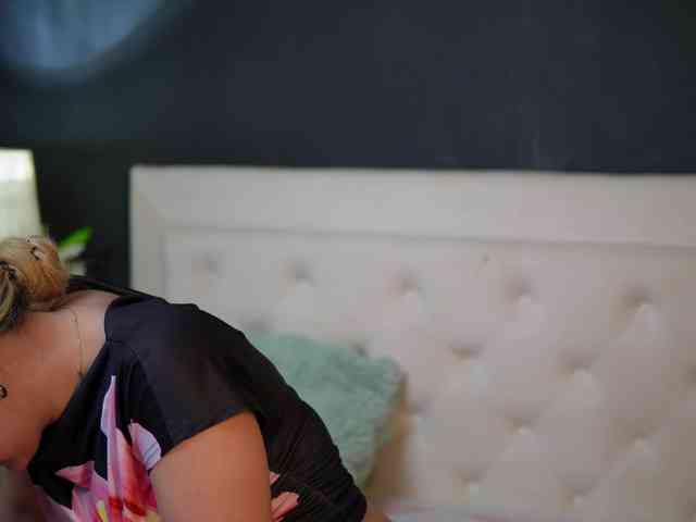 DaliaParis webcam