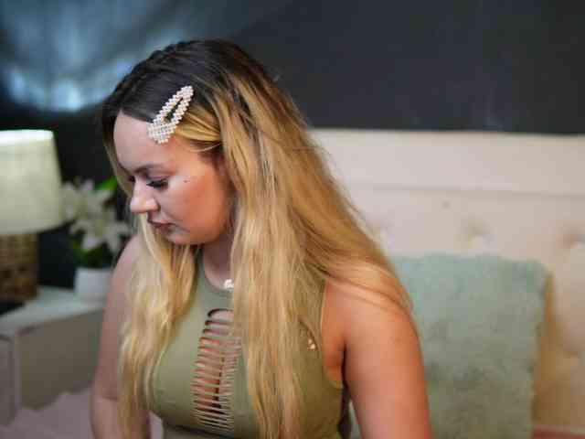 DaliaParis webcam
