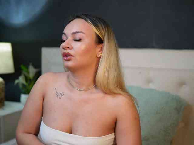 DaliaParis webcam