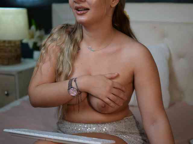DaliaParis webcam