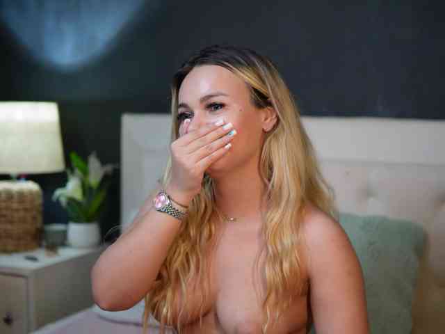 DaliaParis webcam