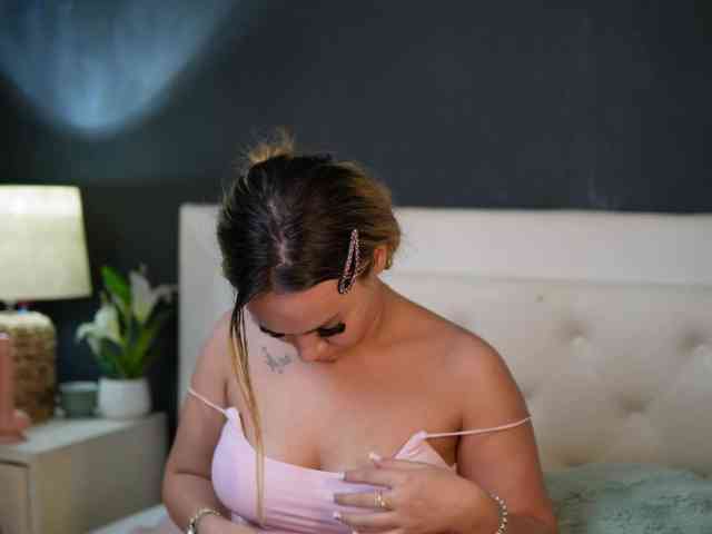DaliaParis webcam