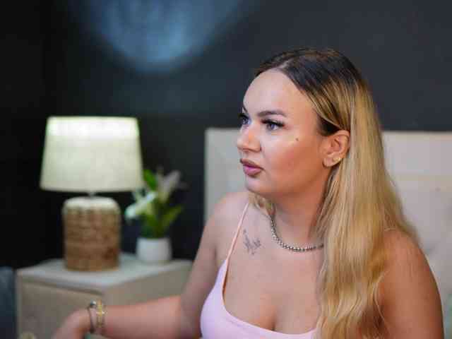 DaliaParis webcam