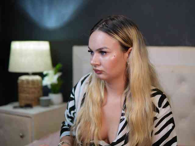 DaliaParis webcam