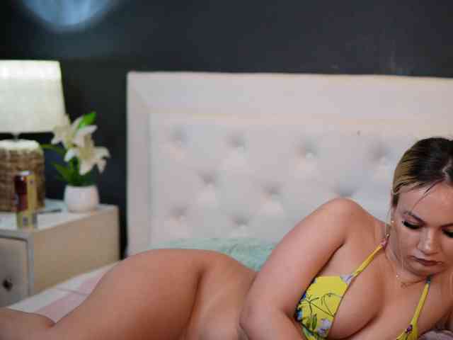 DaliaParis webcam