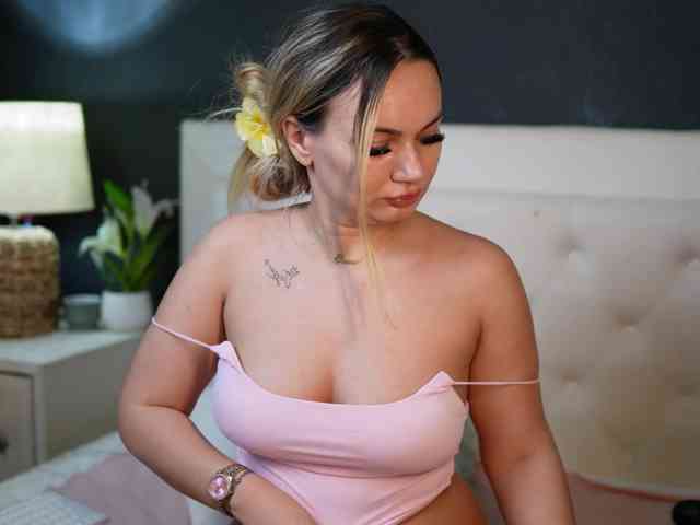 DaliaParis webcam