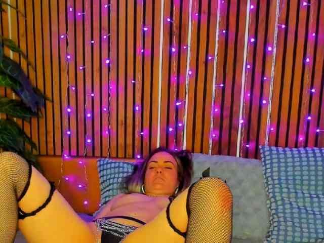 AshleyNova webcam