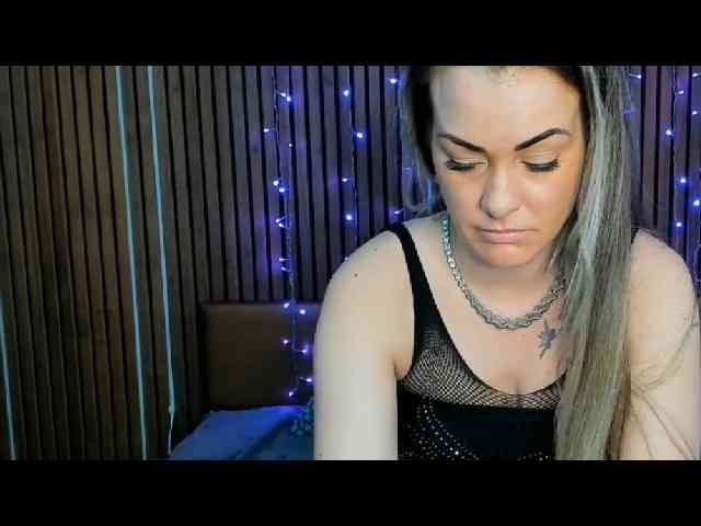 AshleyNova webcam