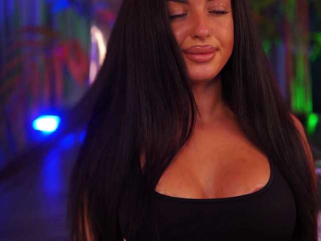 OlyviaDelight live cam on BongaCams