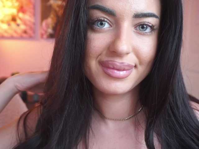 OlyviaDelight's BongaCams show and profile