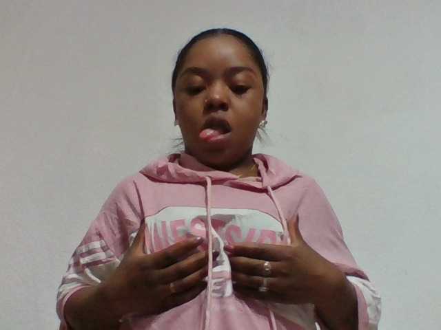 Elysa7 live cam on BongaCams