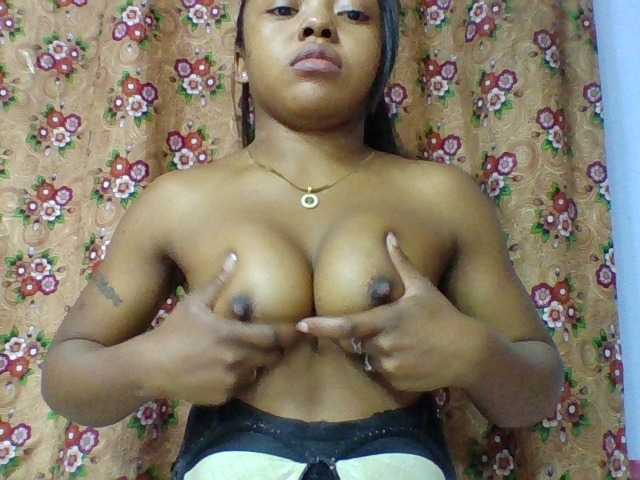 Elysa7 live cam on BongaCams
