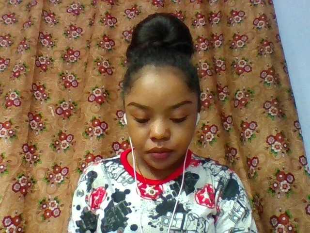 Elysa7 live cam on BongaCams