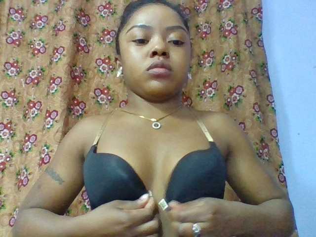 Elysa7 live cam on BongaCams