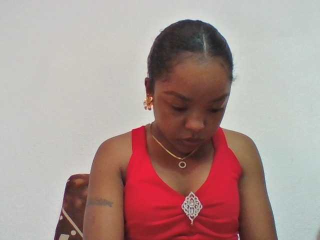 Elysa7, en directo ahora en BongaCams