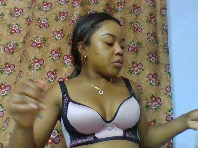 Elysa7 live cam on BongaCams