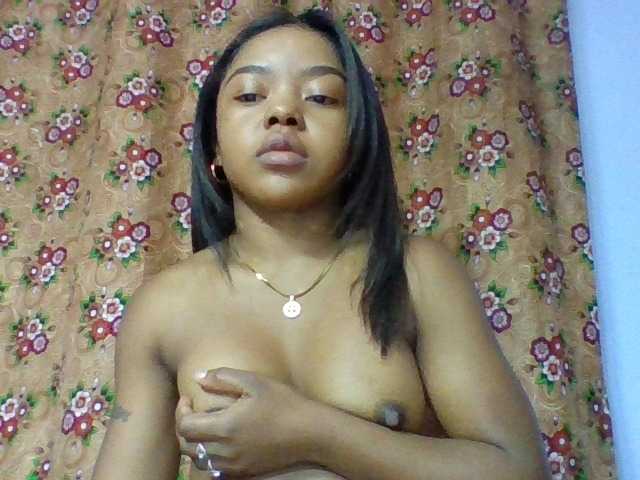 Elysa7 live cam on BongaCams