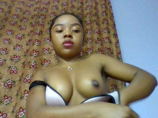 Elysa7 live cam on BongaCams