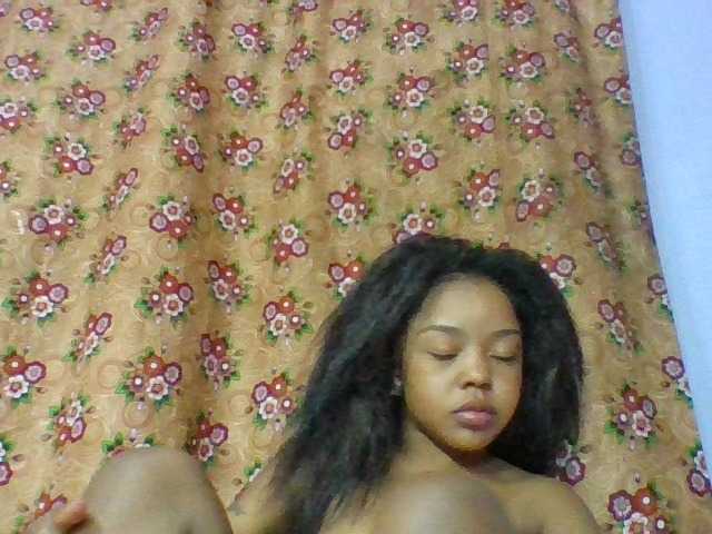 Elysa7 live cam on BongaCams